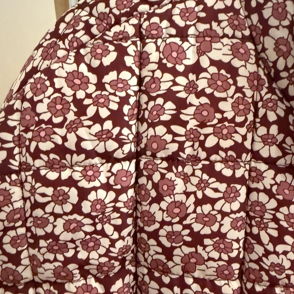 Quilted Floral Jacket in Burgundy and White - Picture 2 of 4
